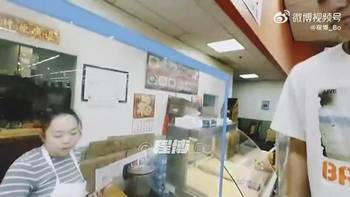 杨瀚森之前吃煎饼果子时想起周琦：我跟我琦哥也是梦幻联动了😂